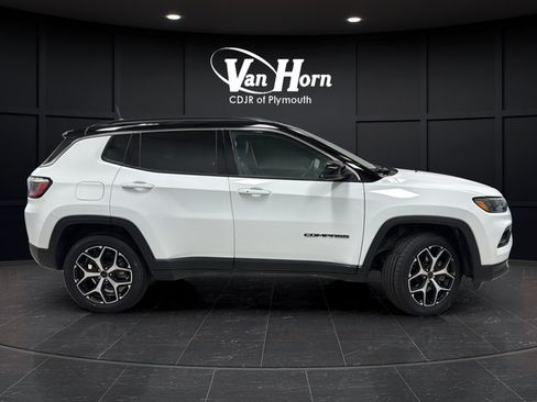 Used 2025 Jeep Compass Limited AWD/4WD image 8