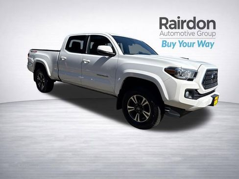 Used 2019 Toyota Tacoma TRD Sport w/ Technology Package image 1