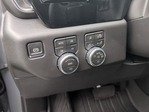 New 2026 GMC Sierra 1500 SLT image 18