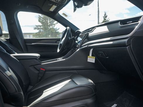 New 2025 Jeep Grand Cherokee Limited image 10