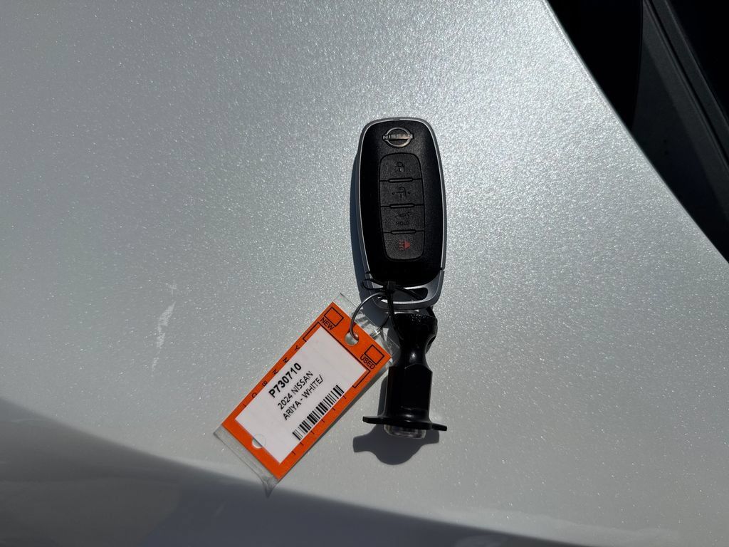 Used 2024 Nissan Ariya AWD image 29