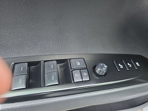 Used 2025 Toyota Camry XLE w/ Premium Plus Package AWD/4WD image 21
