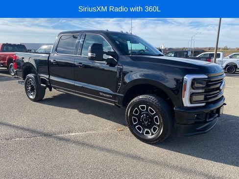 Used 2025 Ford F250 Platinum w/ FX4 Off-Road Package AWD/4WD image 8