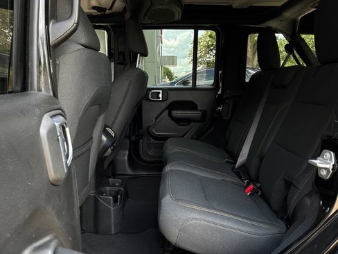 Used 2025 Jeep Wrangler Unlimited Sport AWD/4WD image 11
