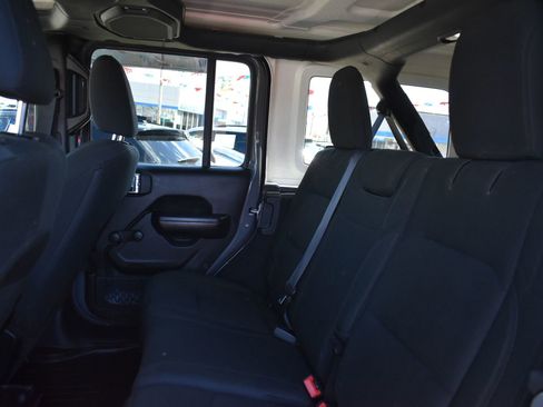 Used 2018 Jeep Wrangler Unlimited Sport image 14
