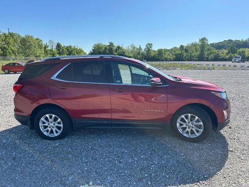Used 2018 Chevrolet Equinox LT w/ Sun & Infotainment Package FWD image 4