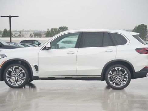 New 2026 BMW X5 sDrive40i w/ Premium Package image 4
