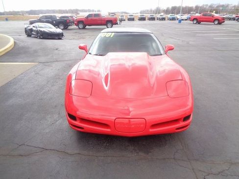 Used 2001 Chevrolet Corvette Coupe w/ Preferred Equipment Group2 image 8
