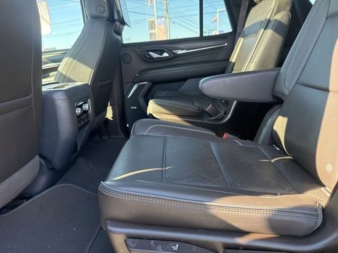 Used 2022 GMC Yukon Denali w/ Denali Ultimate Package image 12