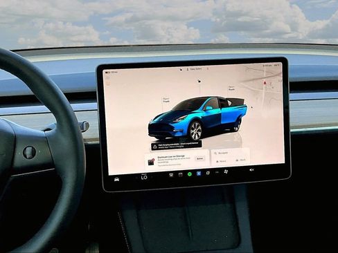 Used 2023 Tesla Model Y Long Range AWD/4WD image 9