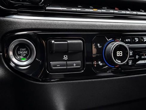 Used 2023 Chevrolet Silverado 1500 RST image 32