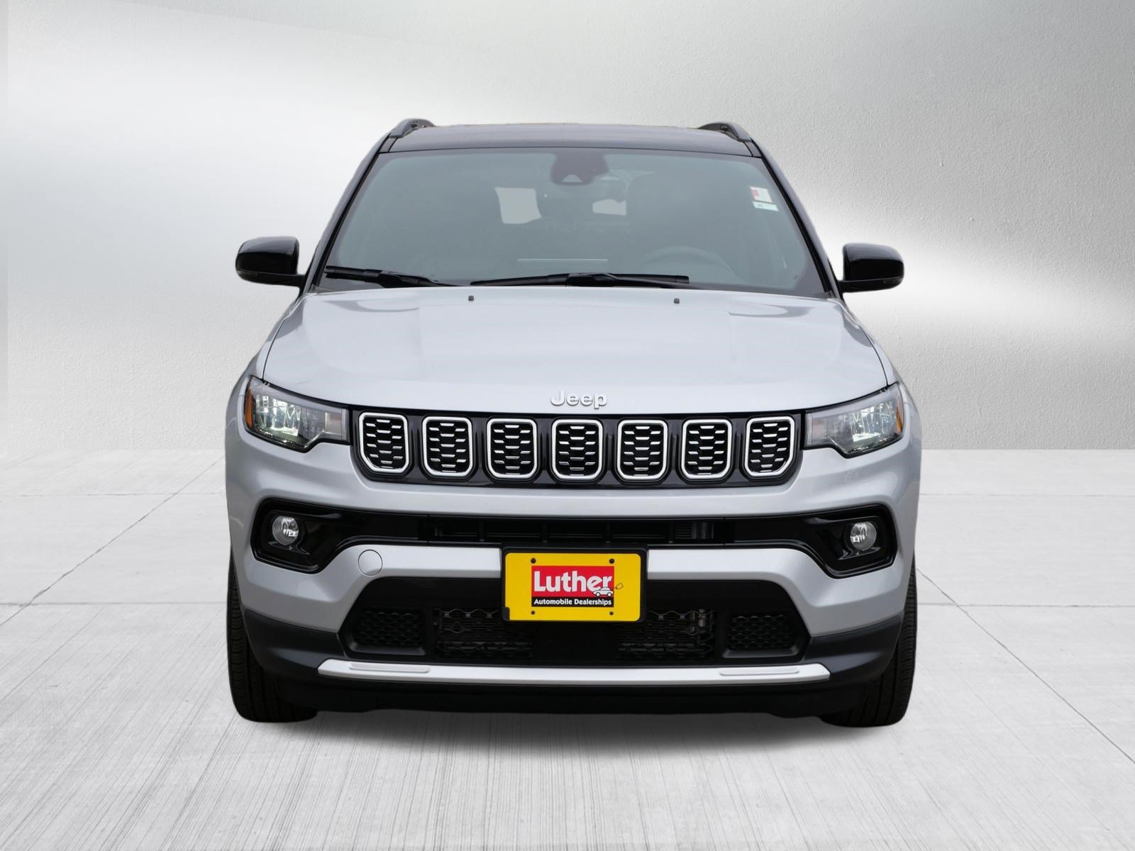 Used 2025 Jeep Compass Limited AWD/4WD image 2