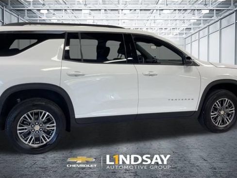 Certified 2025 Chevrolet Traverse LT AWD/4WD image 2