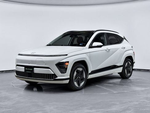 Used 2024 Hyundai Kona Limited FWD image 1