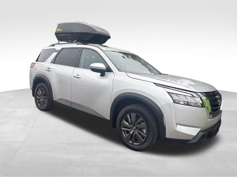 Used 2022 Nissan Pathfinder SV w/ SV Premium Package image 10