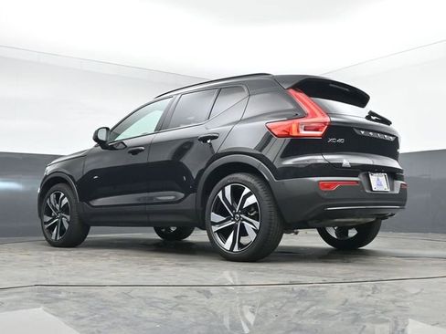 Used 2024 Volvo XC40 B5 Plus w/ Climate Package image 42