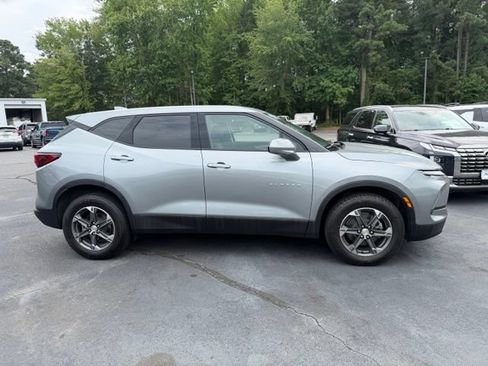 Certified 2025 Chevrolet Blazer LT AWD/4WD image 4