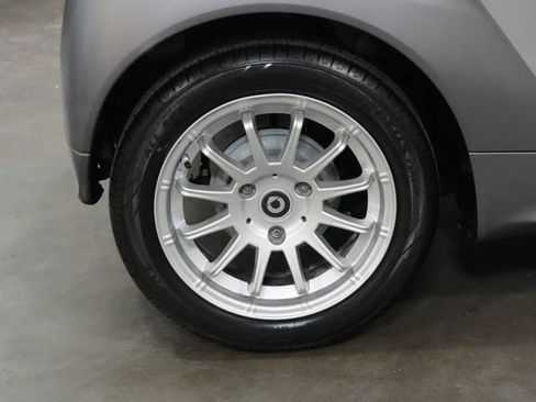 Used 2013 smart fortwo passion image 11