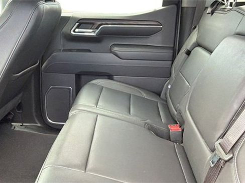 Used 2024 GMC Sierra 1500 SLT image 18