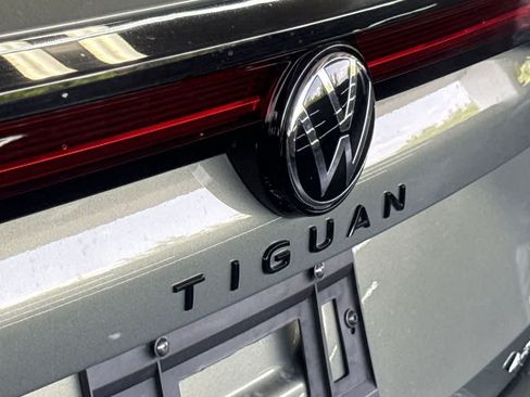 Certified 2026 Volkswagen Tiguan SE R-Line AWD/4WD image 10