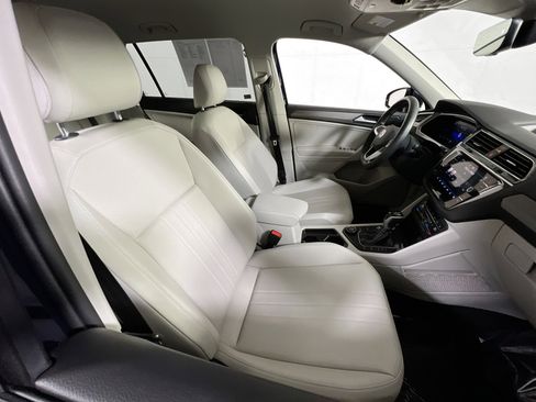 Used 2022 Volkswagen Tiguan SE image 26