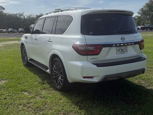 Used 2022 Nissan Armada Platinum w/ Captain's Chairs Package RWD image 10