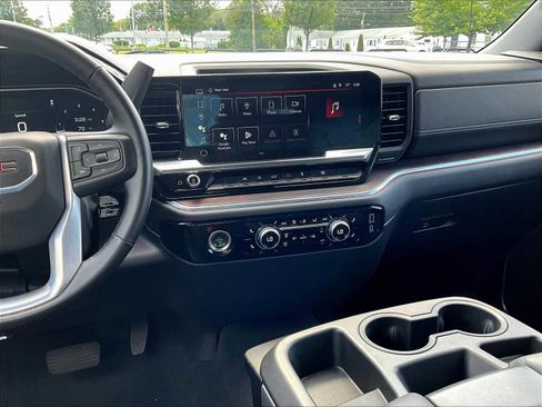 Used 2024 GMC Sierra 1500 SLT image 52