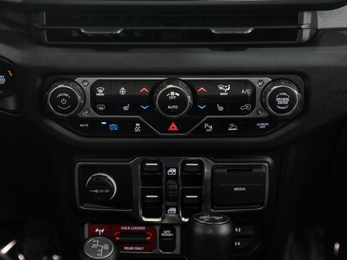 Used 2024 Jeep Wrangler Unlimited AWD/4WD image 18