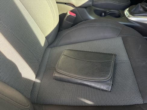 Used 2009 HUMMER H3T Alpha image 12