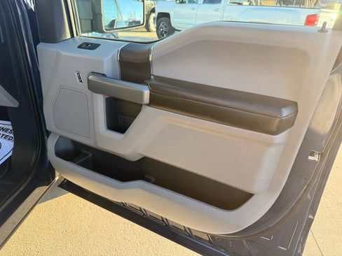 Used 2017 Ford F150 XLT image 15