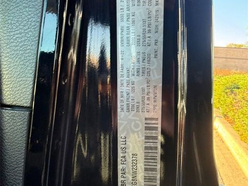 Used 2022 Jeep Wrangler Unlimited Sahara image 32