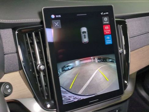 New 2026 Volvo XC90 B5 Core w/ Protection Package image 23