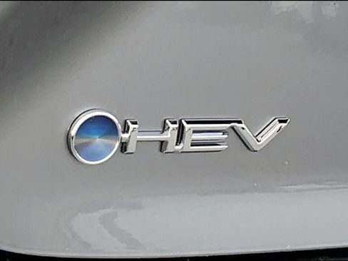 Used 2025 Toyota Camry SE image 29