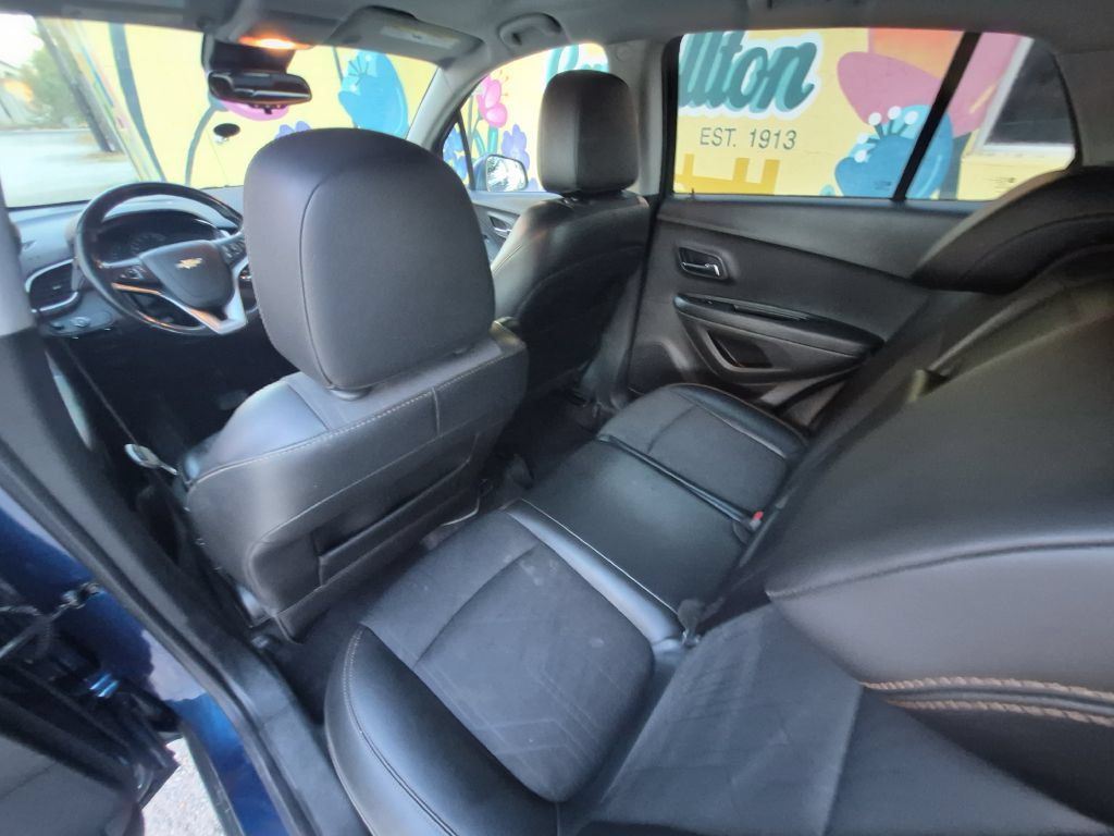 Used 2019 Chevrolet Trax LT w/ LT Convenience Package AWD/4WD image 14