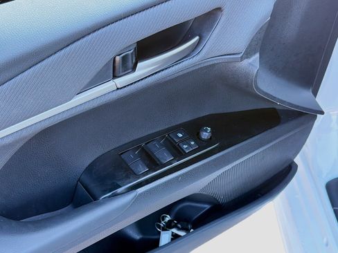 Used 2025 Toyota Camry SE image 21