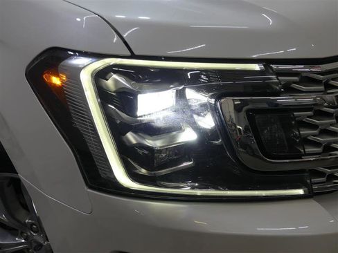 Used 2019 Ford Expedition Platinum AWD/4WD image 14