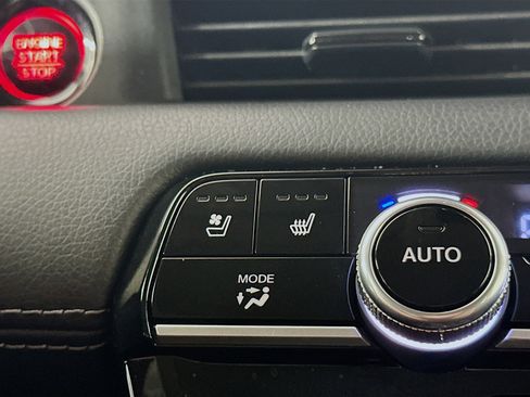 Used 2025 Honda Pilot Elite image 26