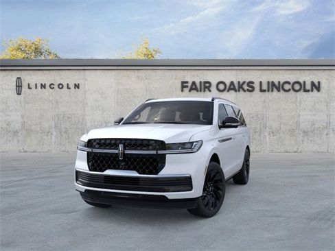 New 2025 Lincoln Navigator Reserve w/ Jet Appearance Package image 2