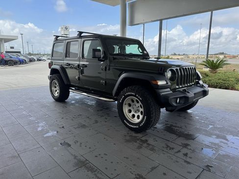 Used 2022 Jeep Wrangler Unlimited Sport image 4