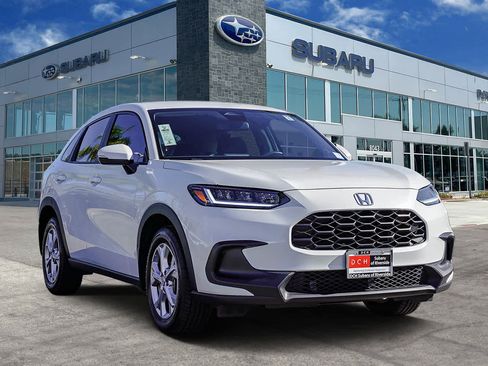 Used 2023 Honda HR-V LX image 3