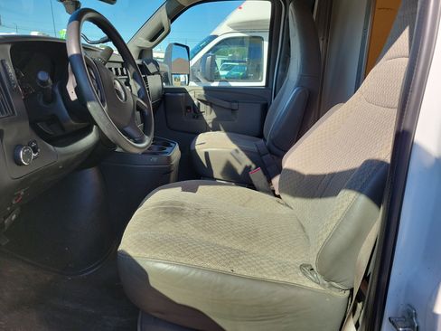 Used 2018 GMC Savana 3500 w/ Power Convenience Package image 11
