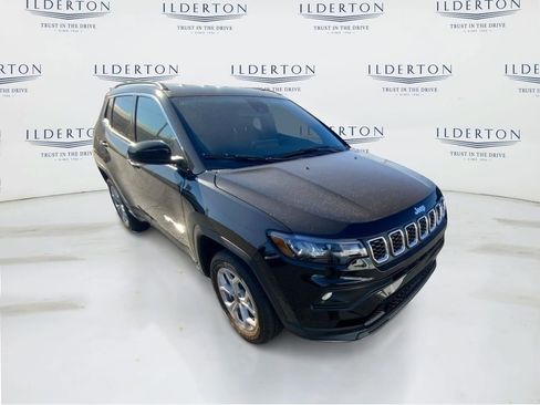 New 2026 Jeep Compass Latitude image 3