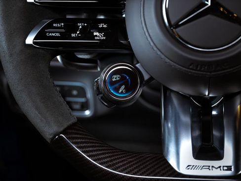 Used 2025 Mercedes-Benz G 63 AMG 4MATIC image 36