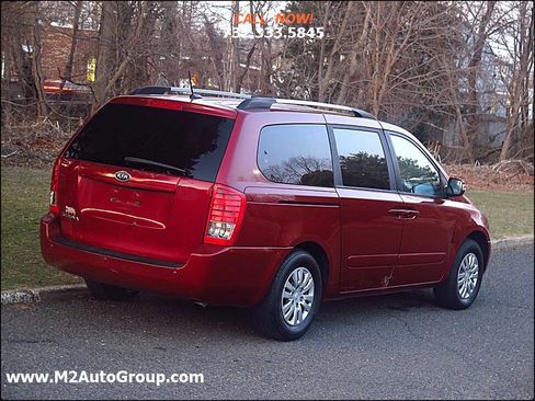 Used 2012 Kia Sedona LX image 22