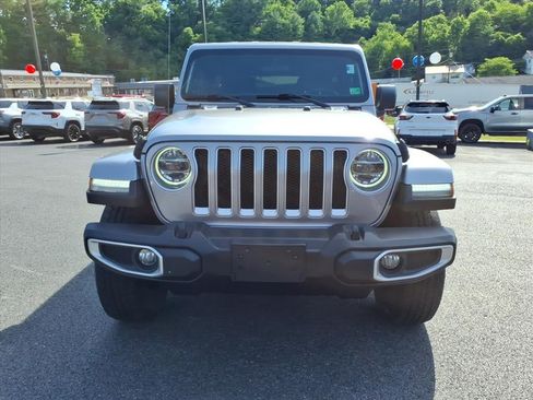 Used 2019 Jeep Wrangler Unlimited Sahara w/ Dual Top Group AWD/4WD image 11