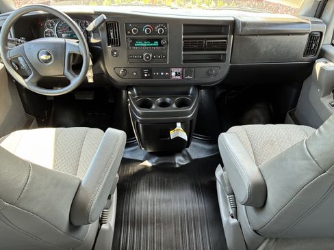 Used 2025 Chevrolet Express 3500 w/ Power Convenience Package RWD image 18