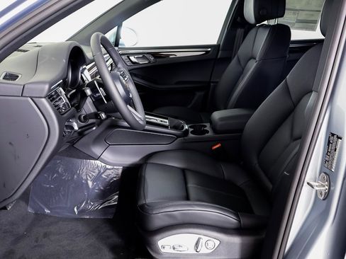New 2026 Porsche Macan image 5