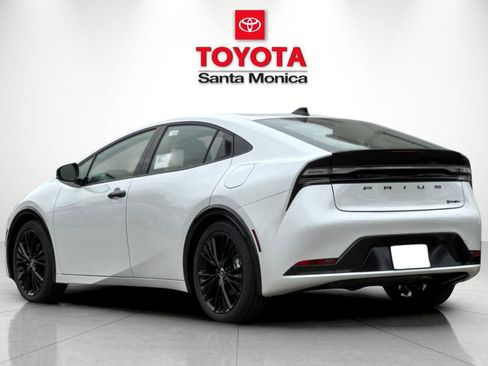 New 2026 Toyota Prius Plug-In Hybrid FWD image 5