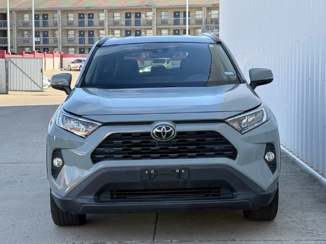 Used 2021 Toyota RAV4 XLE Premium FWD image 9
