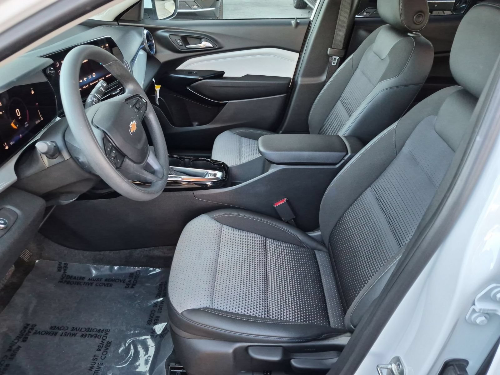 Used 2024 Chevrolet Trax LT FWD image 21